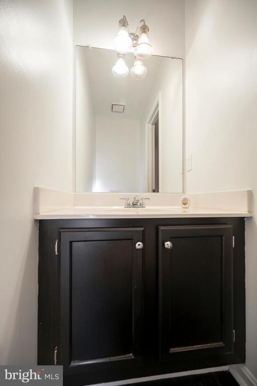 37 WOODS EDGE COURT