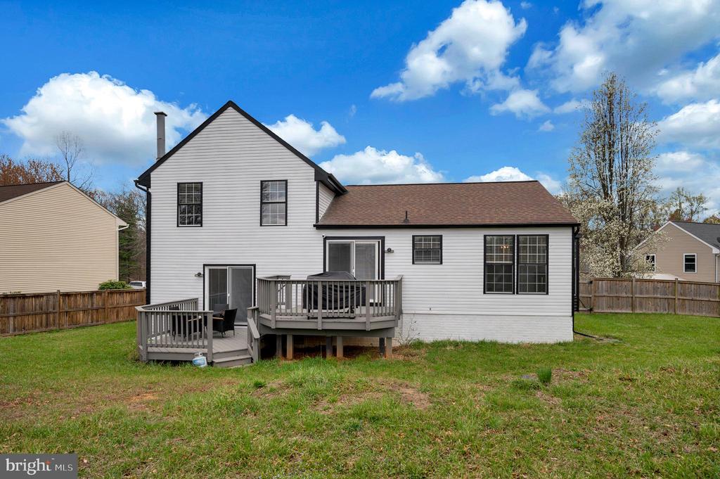 37 WOODS EDGE COURT
