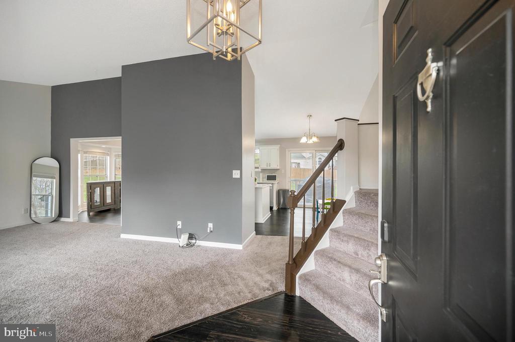 37 WOODS EDGE COURT