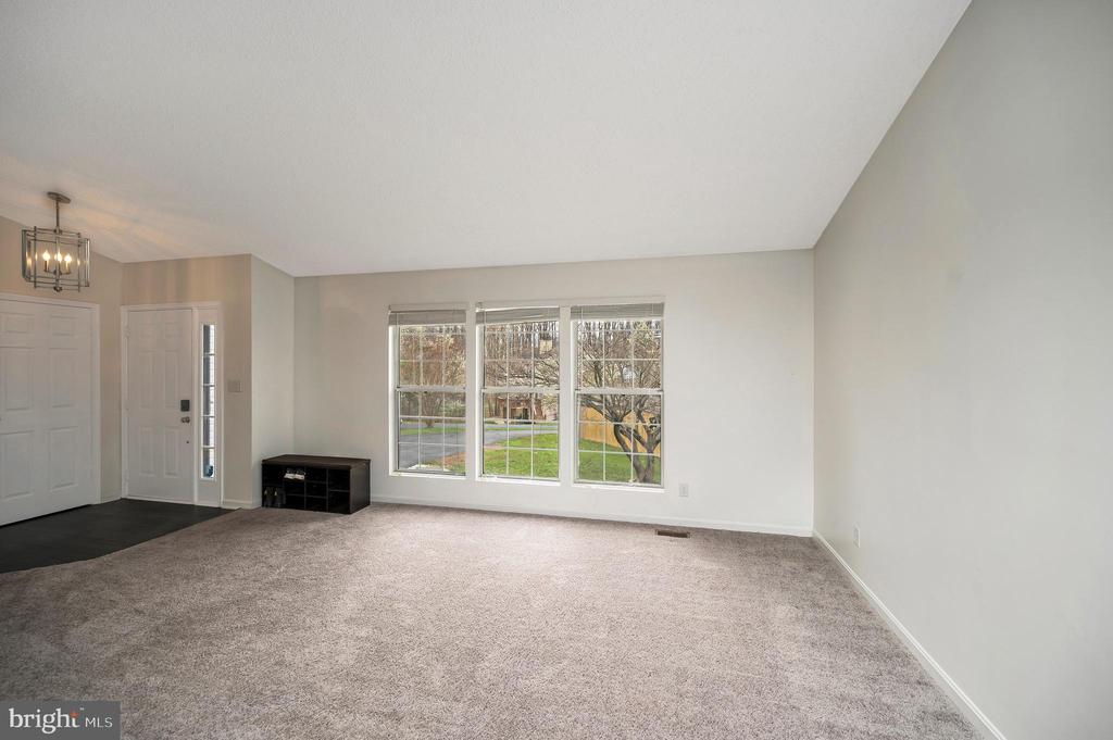 37 WOODS EDGE COURT
