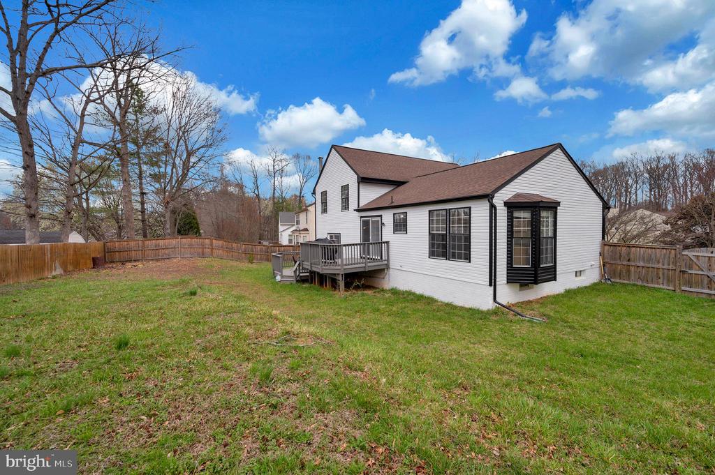 37 WOODS EDGE COURT