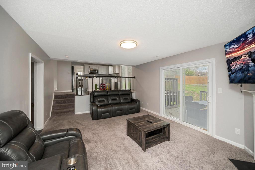 37 WOODS EDGE COURT