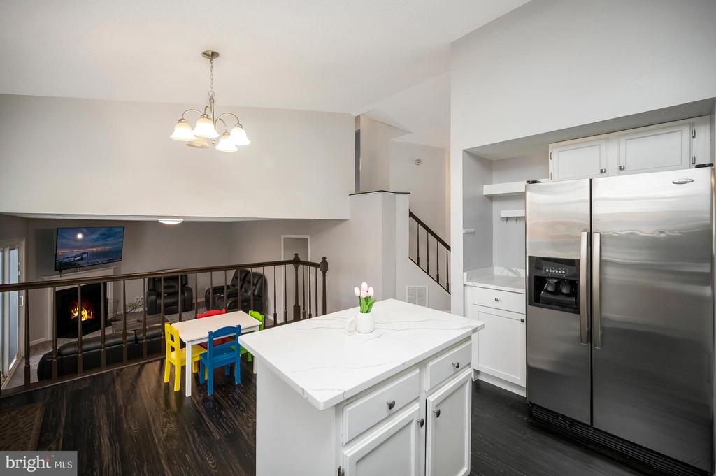 37 WOODS EDGE COURT