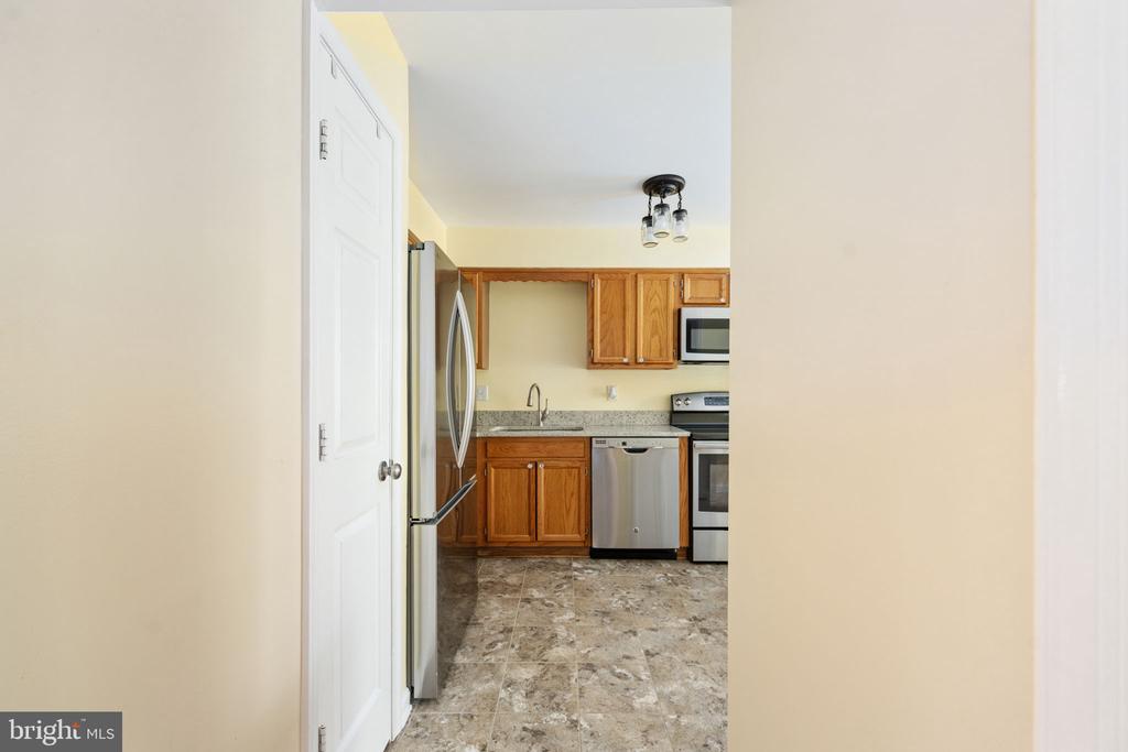 207 KNOLLWOOD COURT