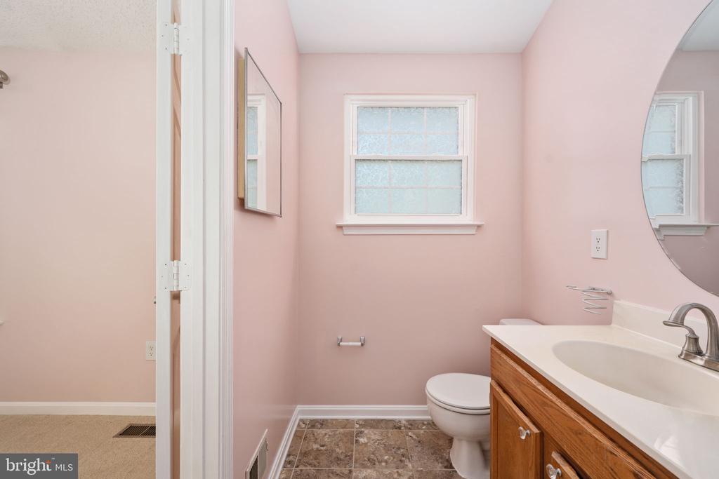 207 KNOLLWOOD COURT