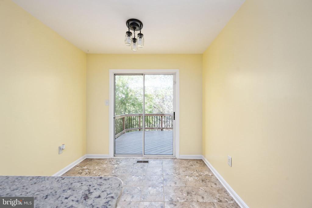 207 KNOLLWOOD COURT