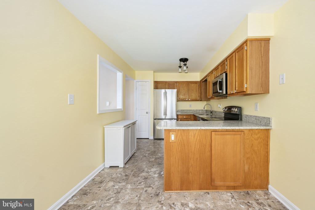 207 KNOLLWOOD COURT