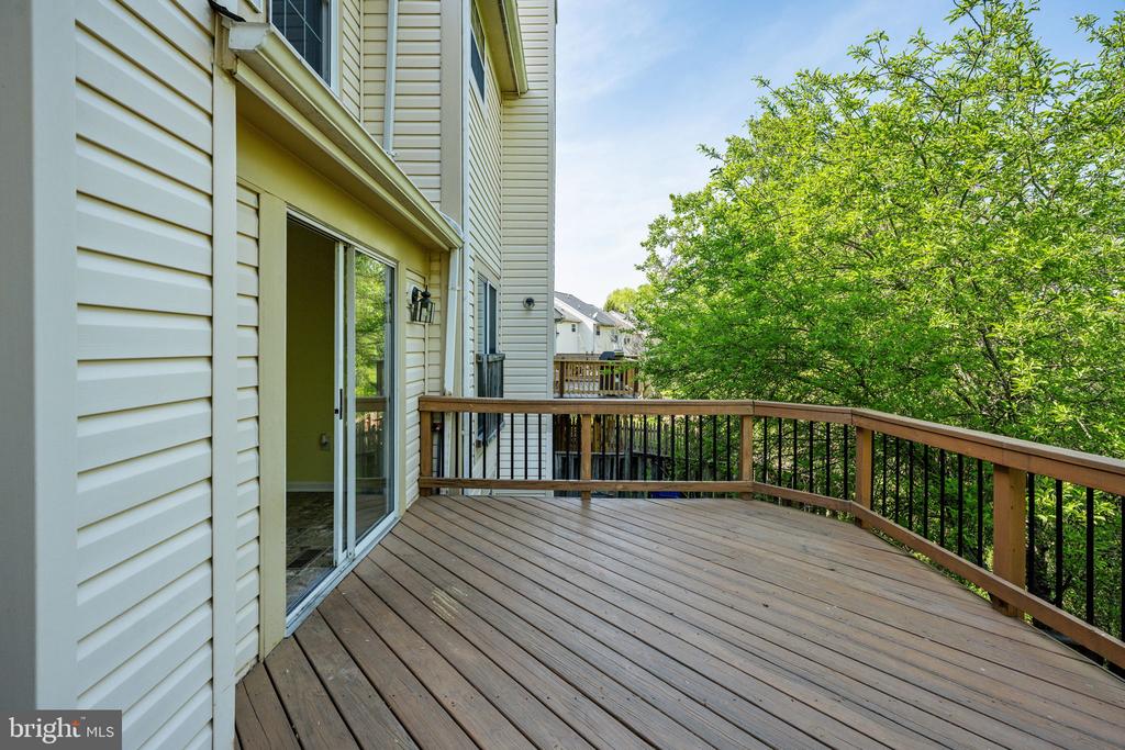 207 KNOLLWOOD COURT