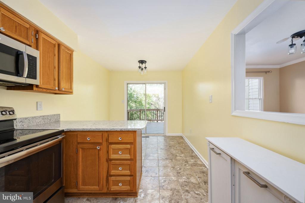 207 KNOLLWOOD COURT