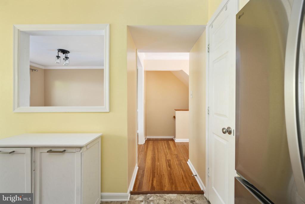 207 KNOLLWOOD COURT
