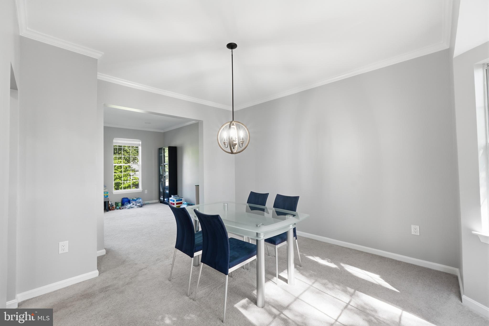 34 WESTHAMPTON COURT