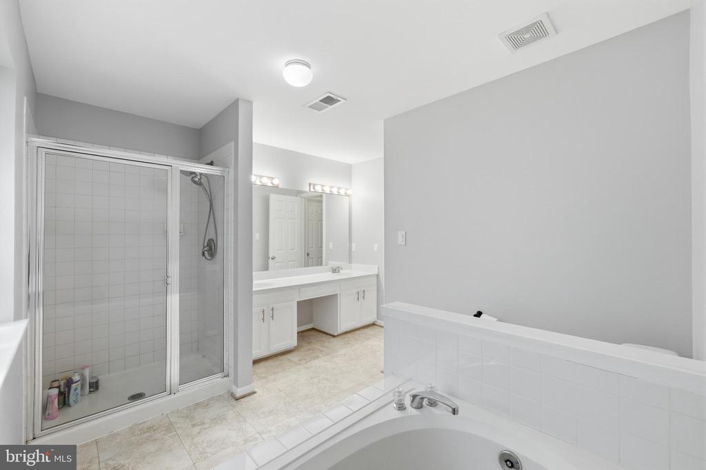 34 WESTHAMPTON COURT