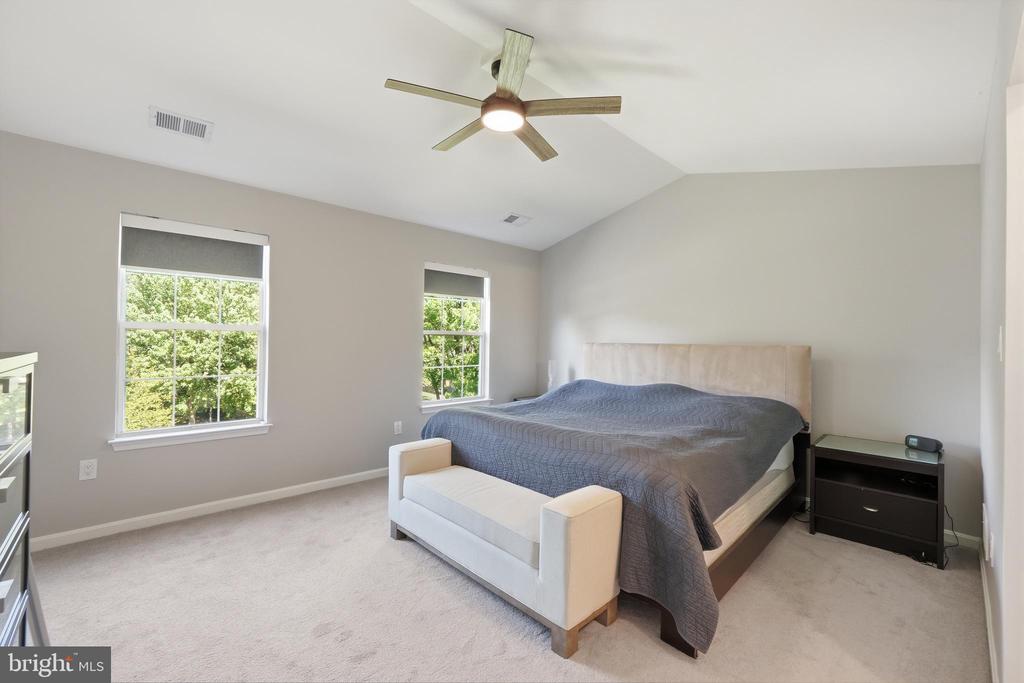 34 WESTHAMPTON COURT