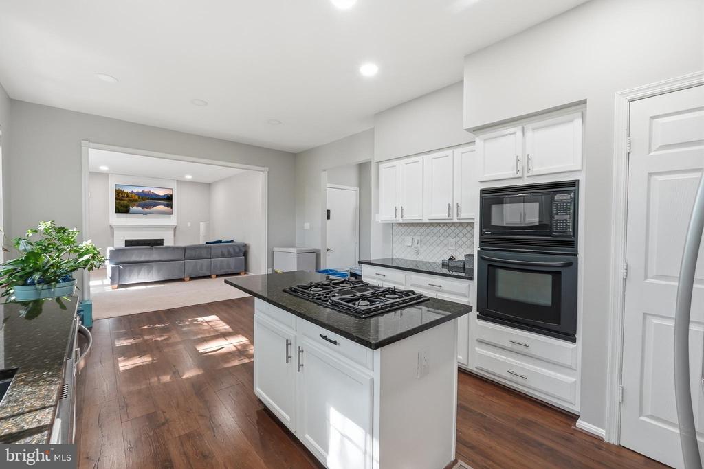 34 WESTHAMPTON COURT