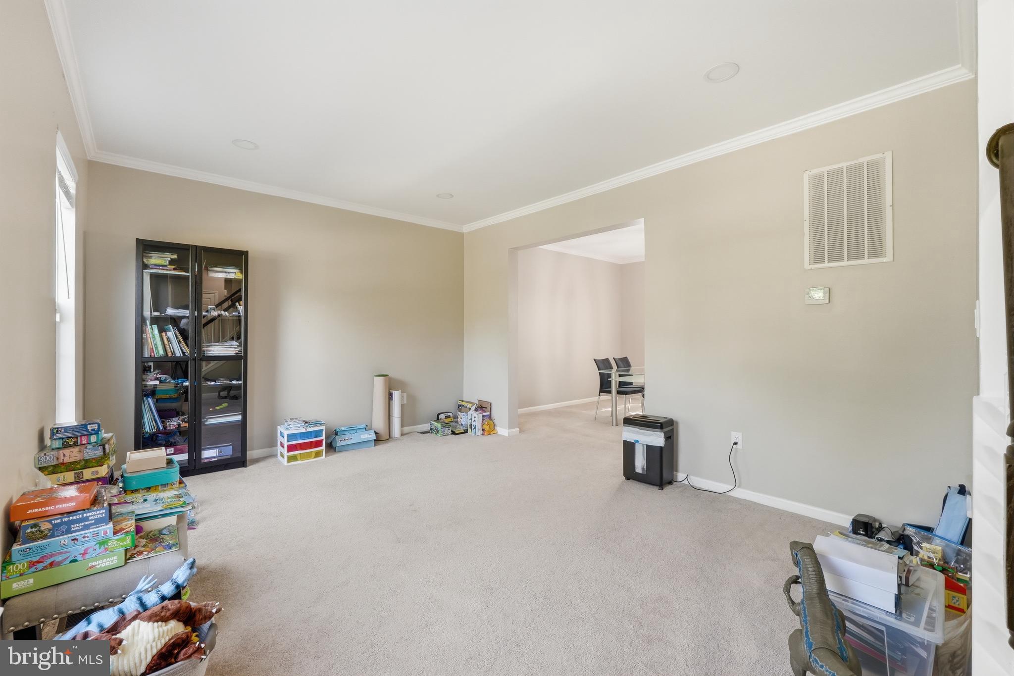 34 WESTHAMPTON COURT