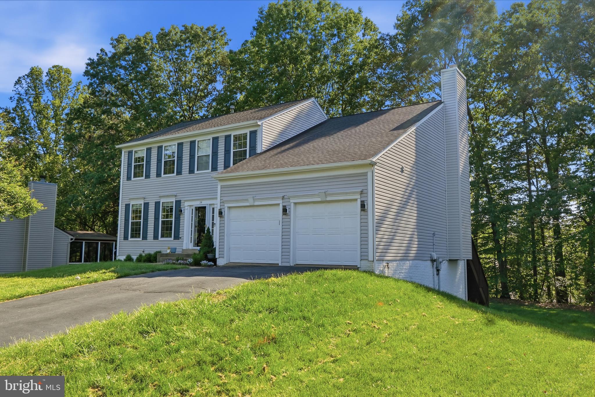 34 WESTHAMPTON COURT