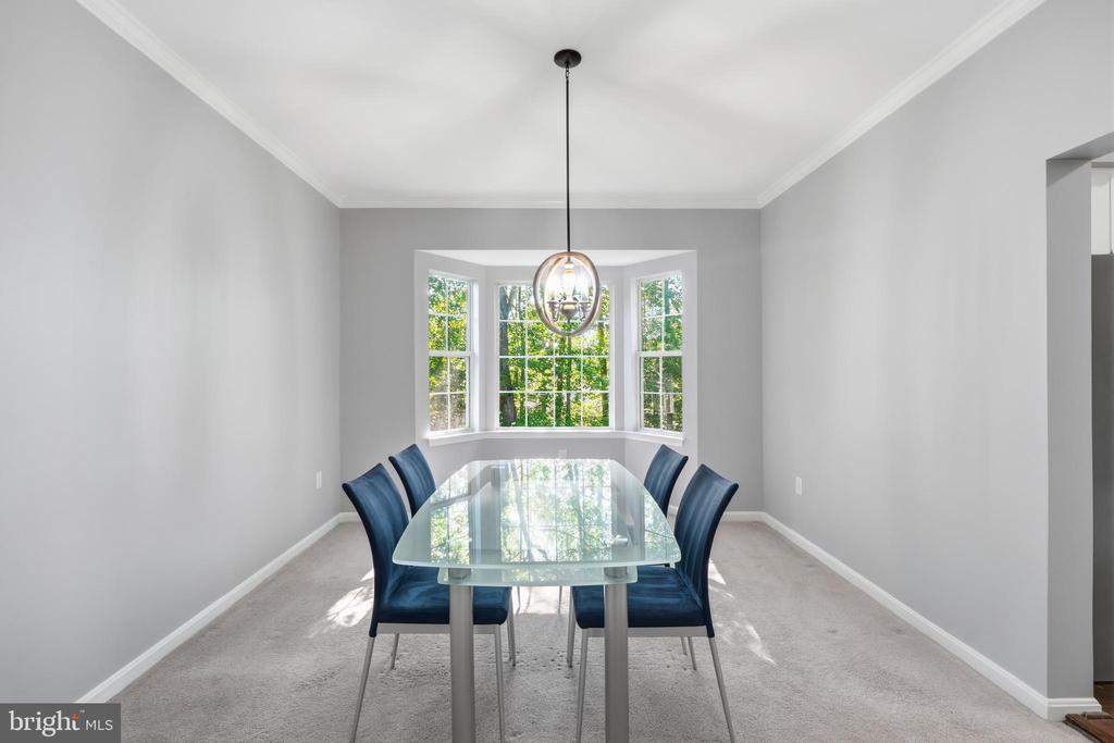 34 WESTHAMPTON COURT