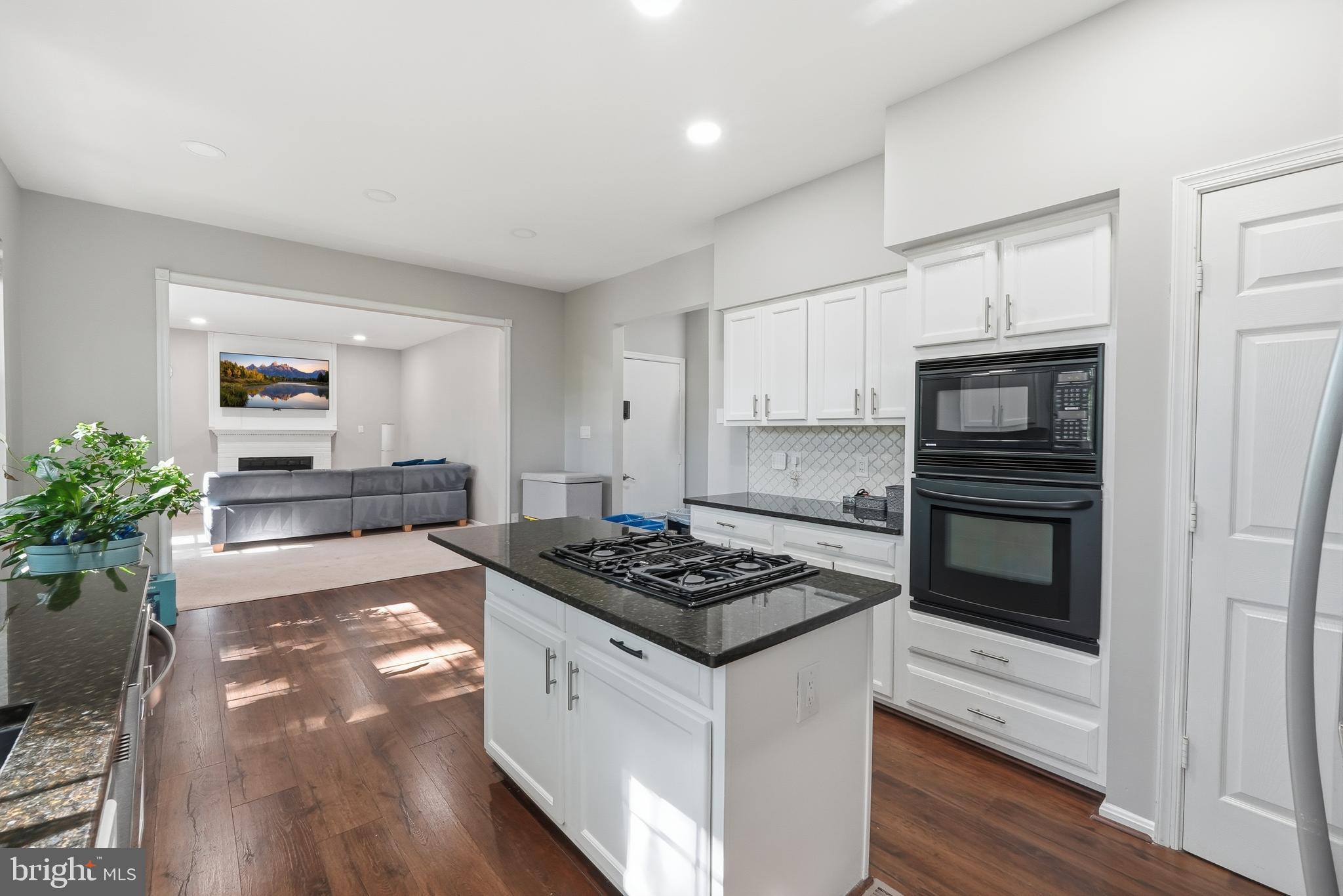 34 WESTHAMPTON COURT