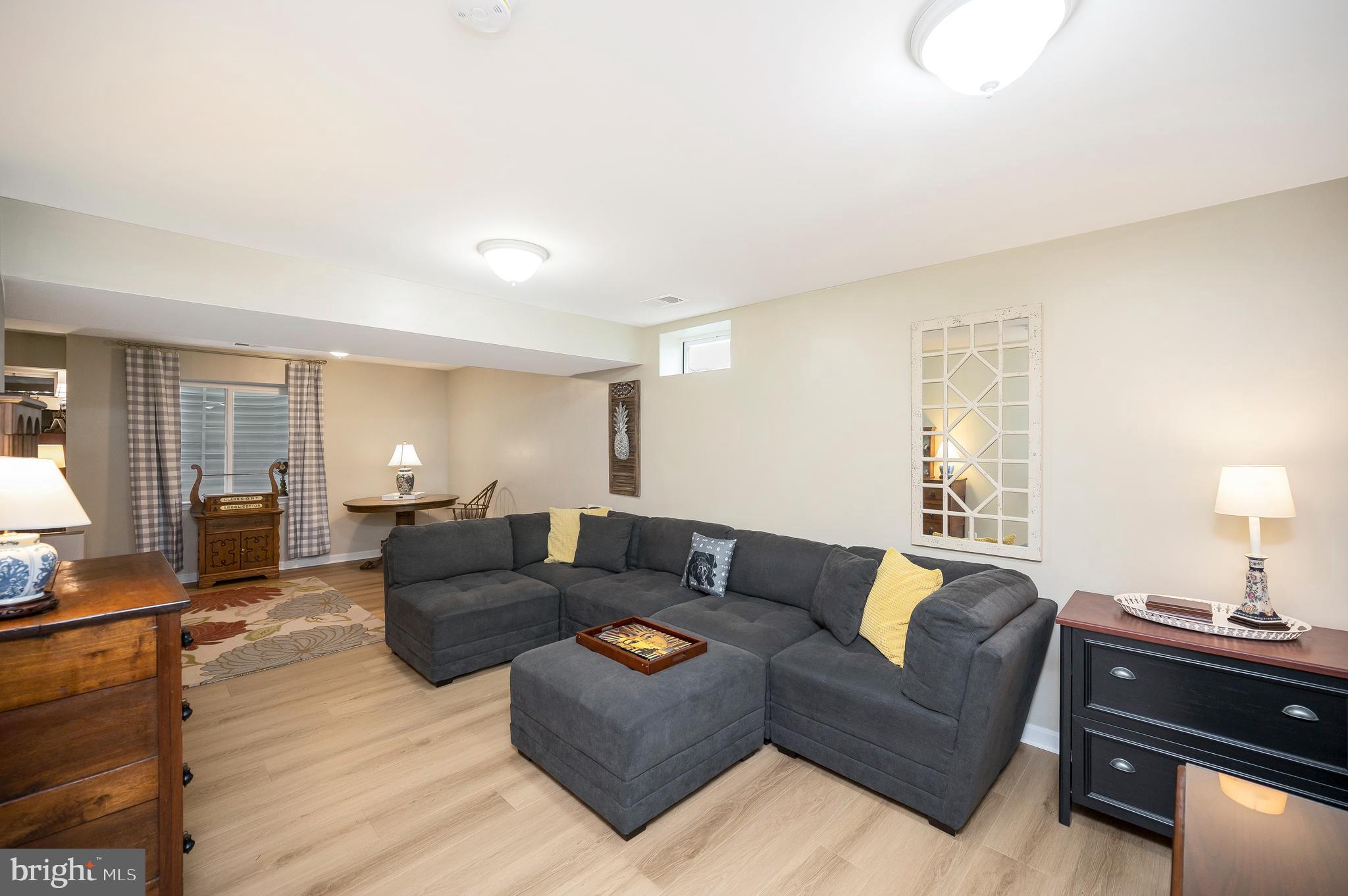 6 GLEN ALLEN COURT