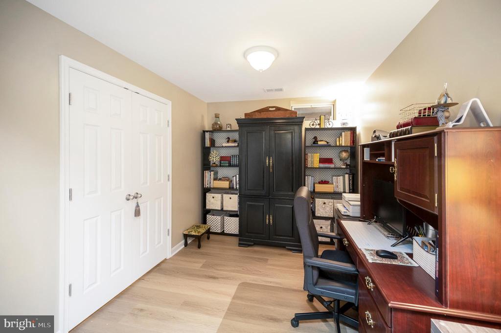 6 GLEN ALLEN COURT