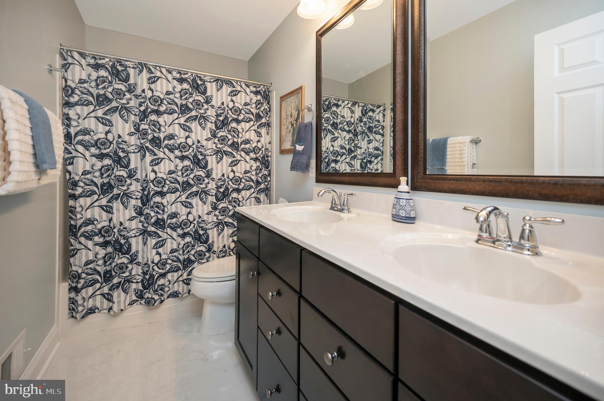 6 GLEN ALLEN COURT