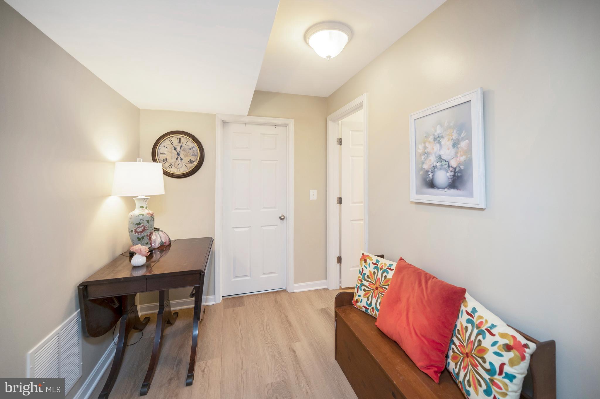 6 GLEN ALLEN COURT