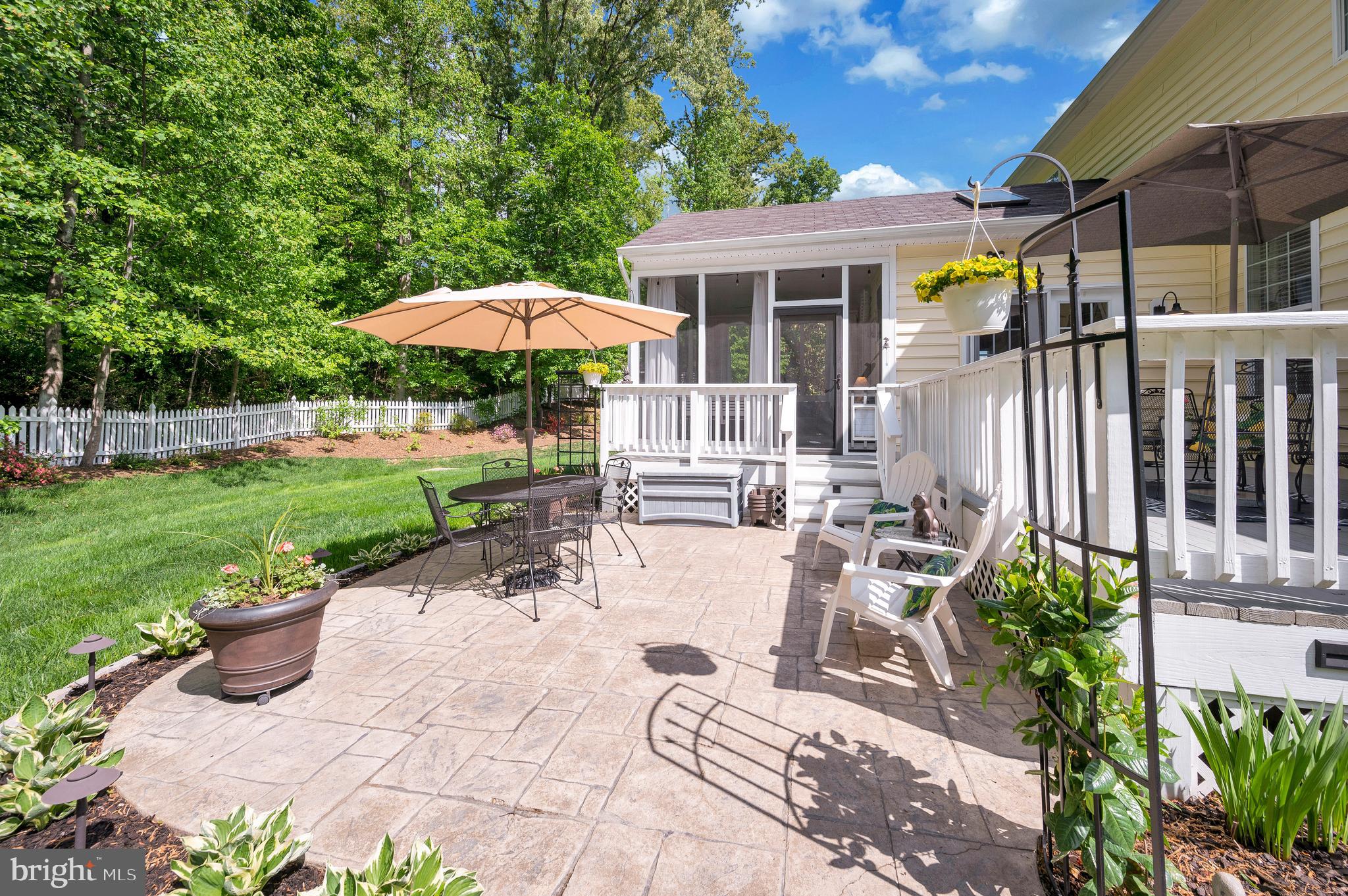 6 GLEN ALLEN COURT