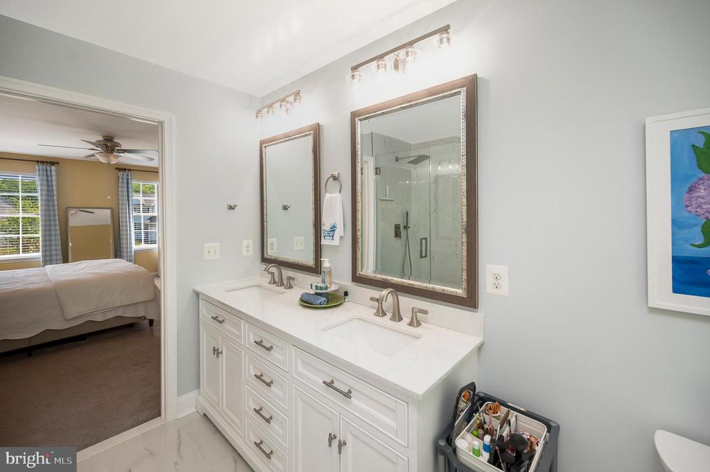 6 GLEN ALLEN COURT