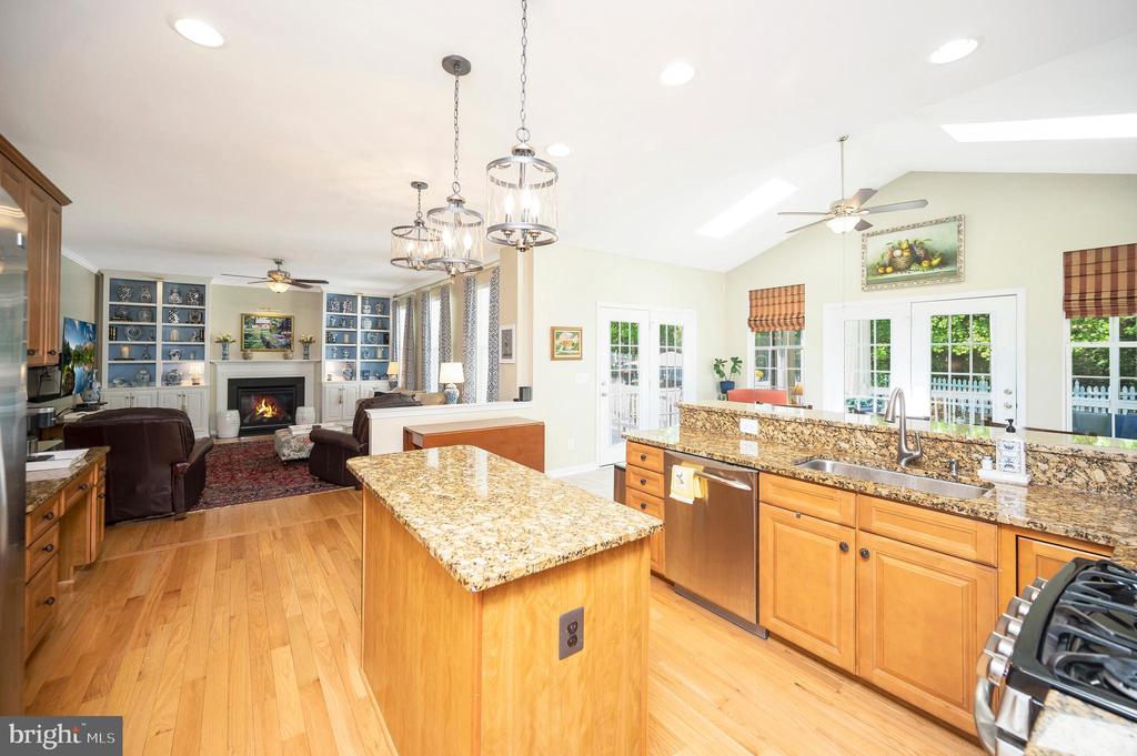 6 GLEN ALLEN COURT