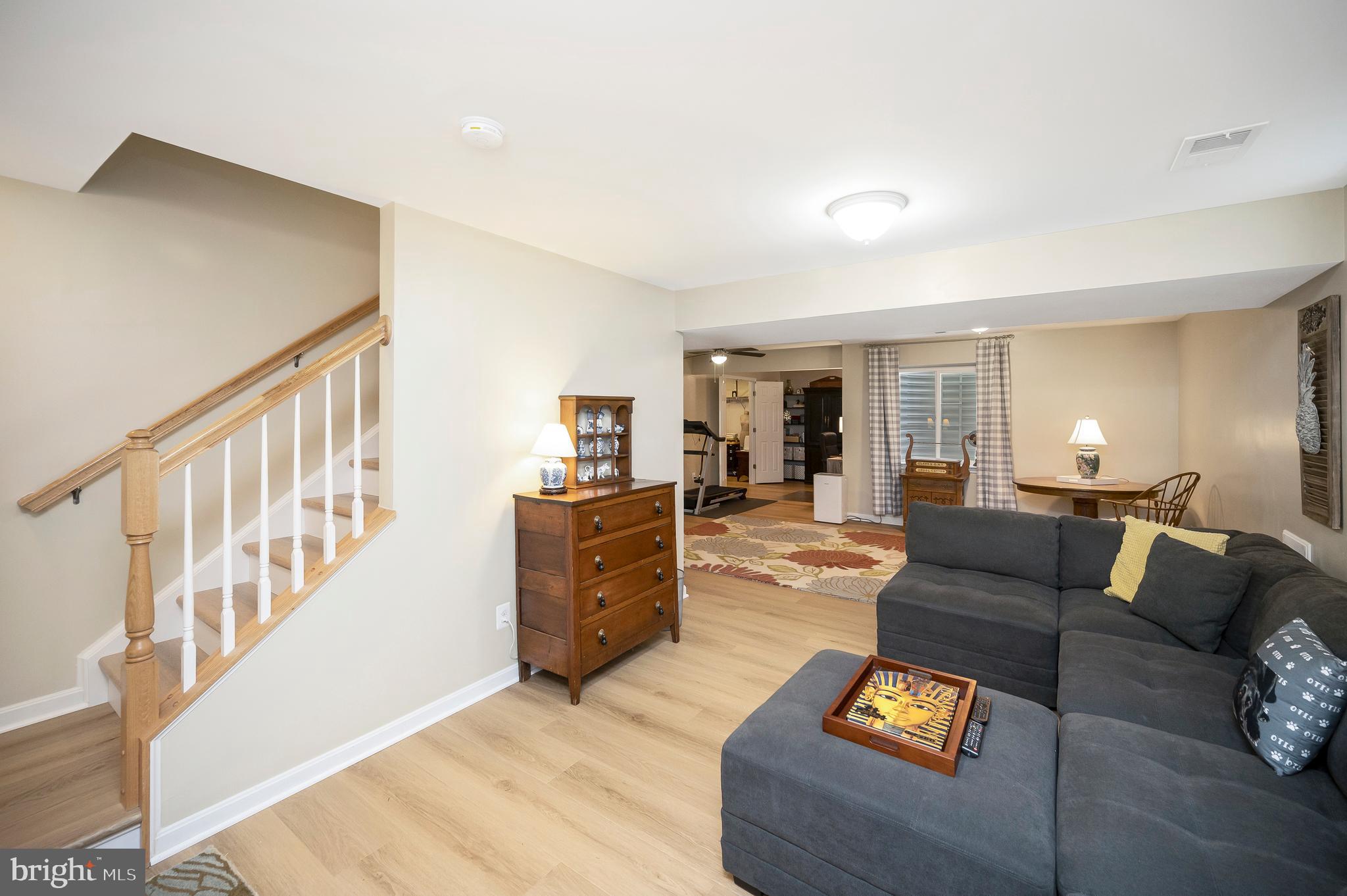 6 GLEN ALLEN COURT