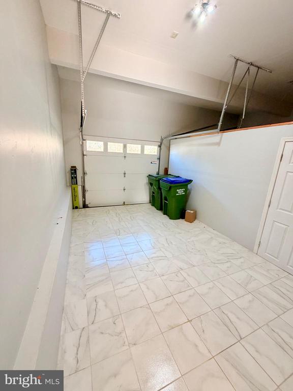 33 CHRISTOPHER WAY