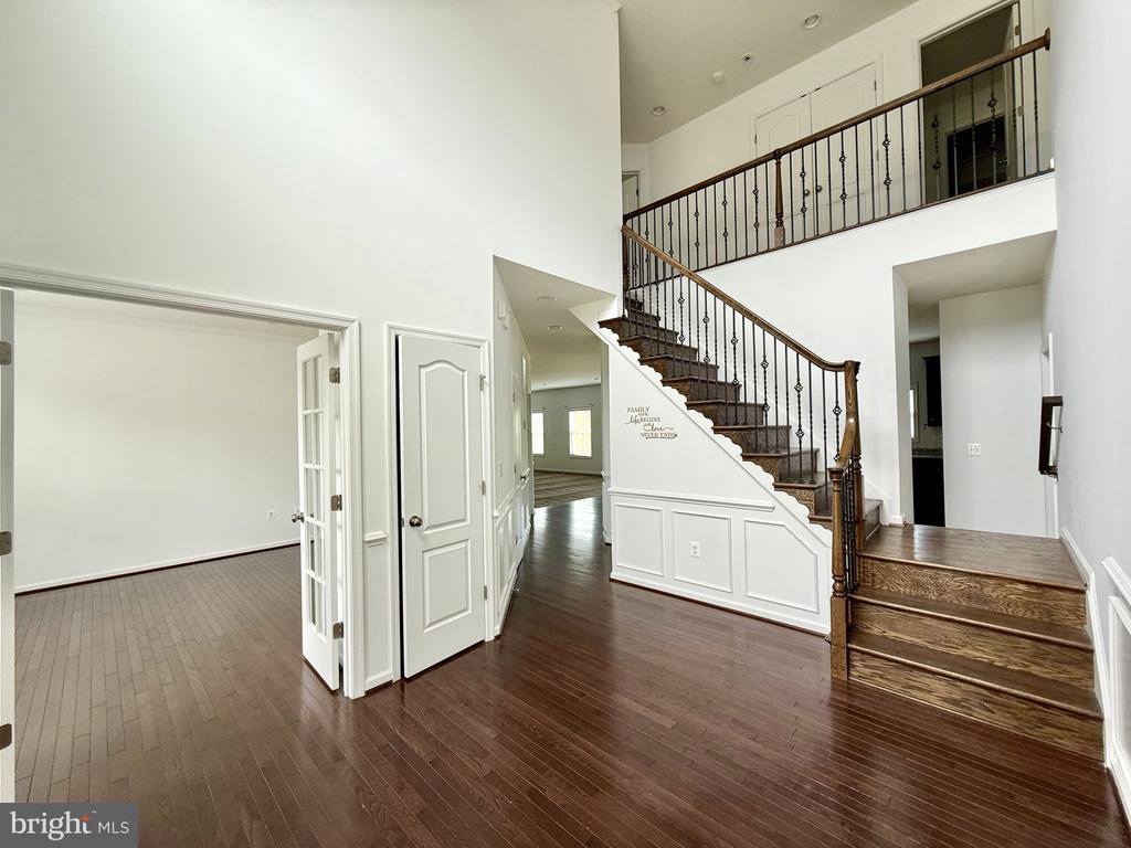 133 BROOKE POINT COURT