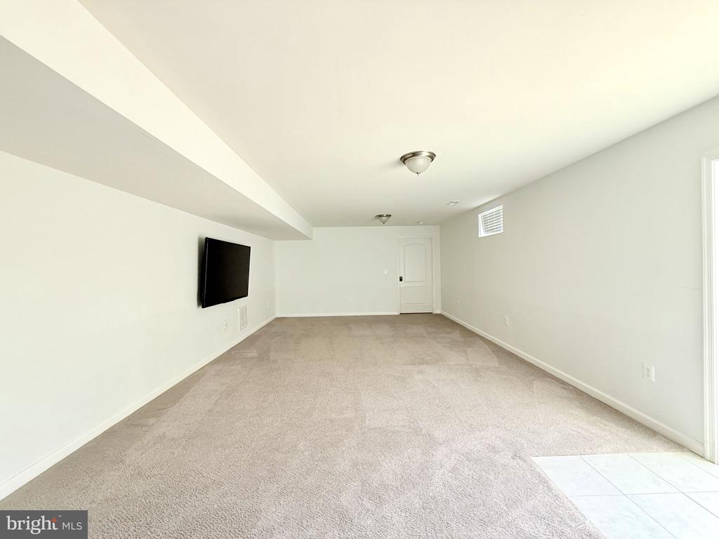 133 BROOKE POINT COURT
