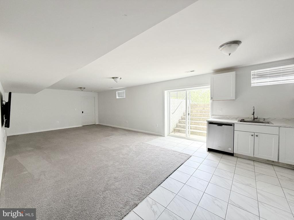 133 BROOKE POINT COURT