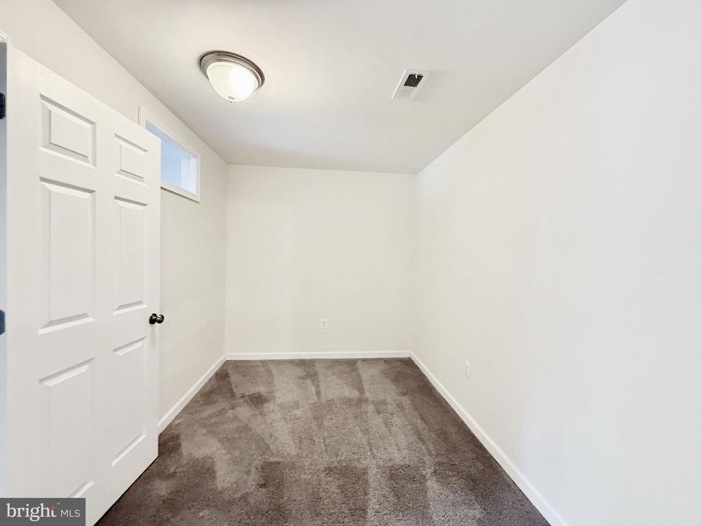 133 BROOKE POINT COURT