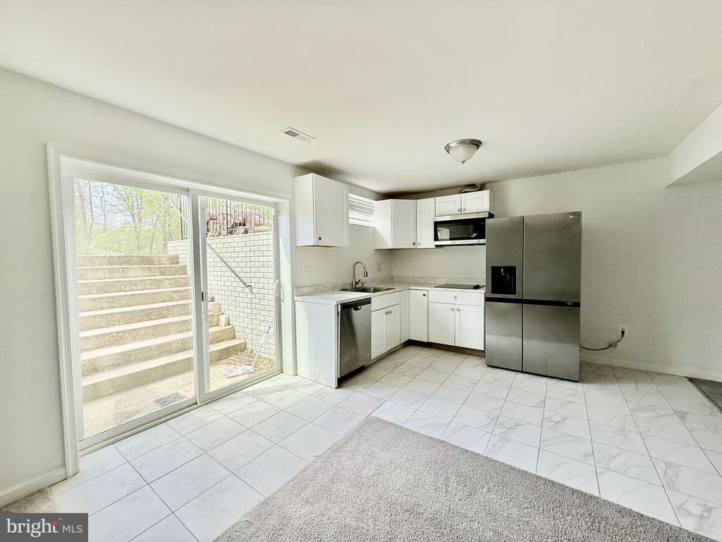 133 BROOKE POINT COURT