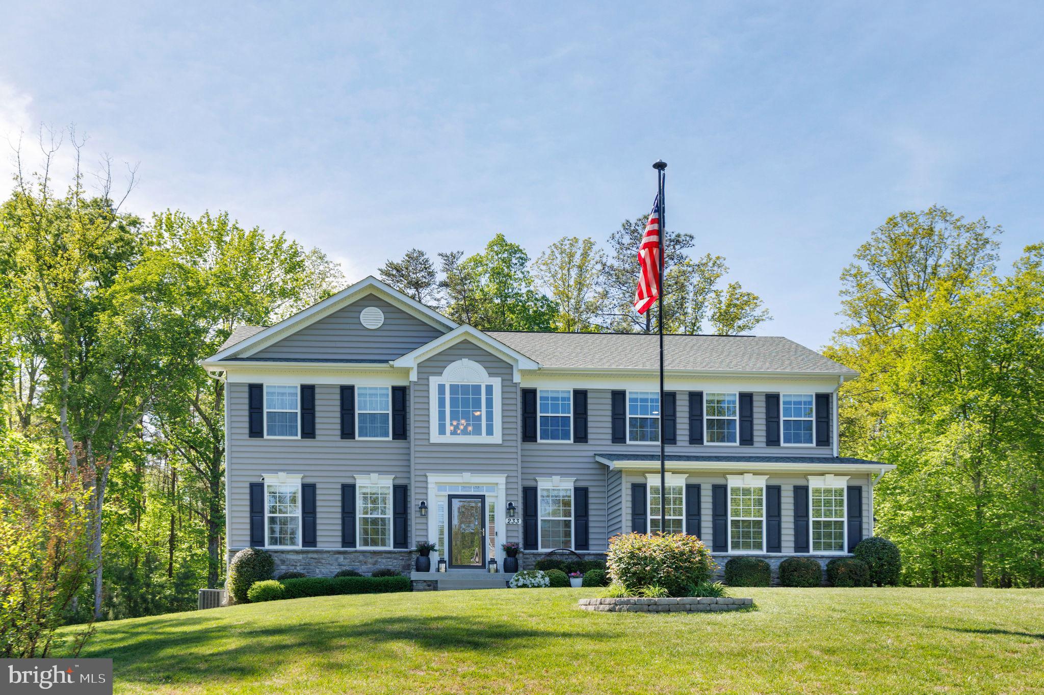 233 LONESOME LANE