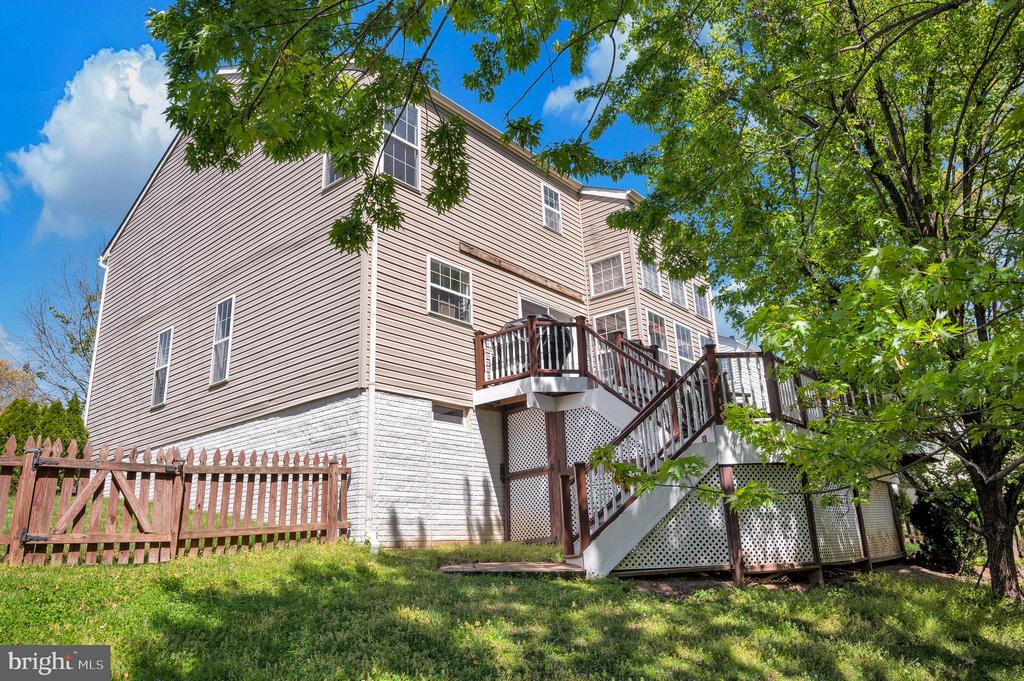 30 AURELIE DRIVE