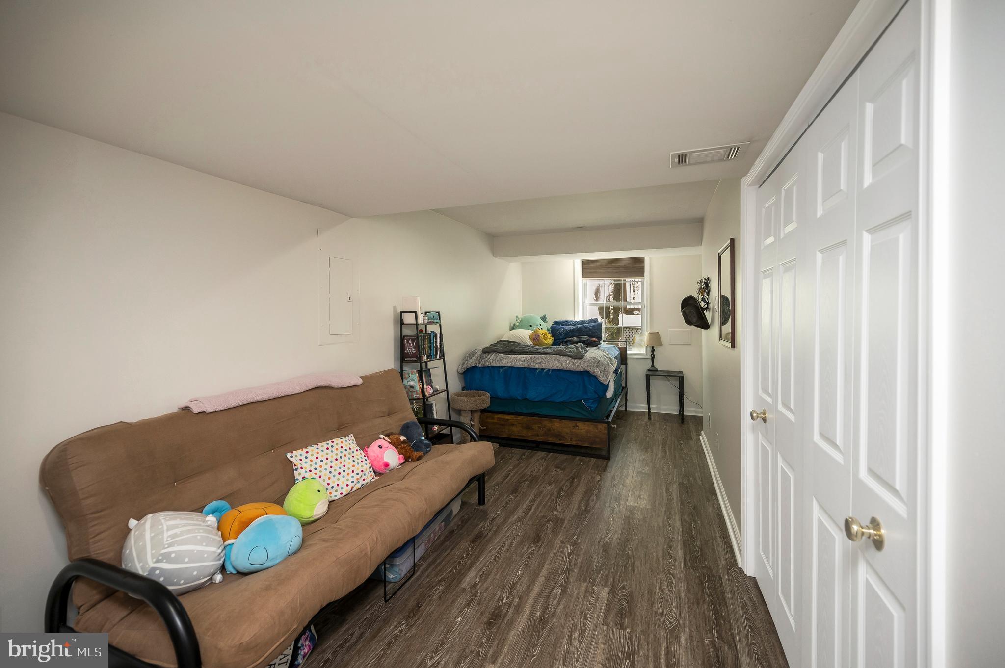 30 AURELIE DRIVE