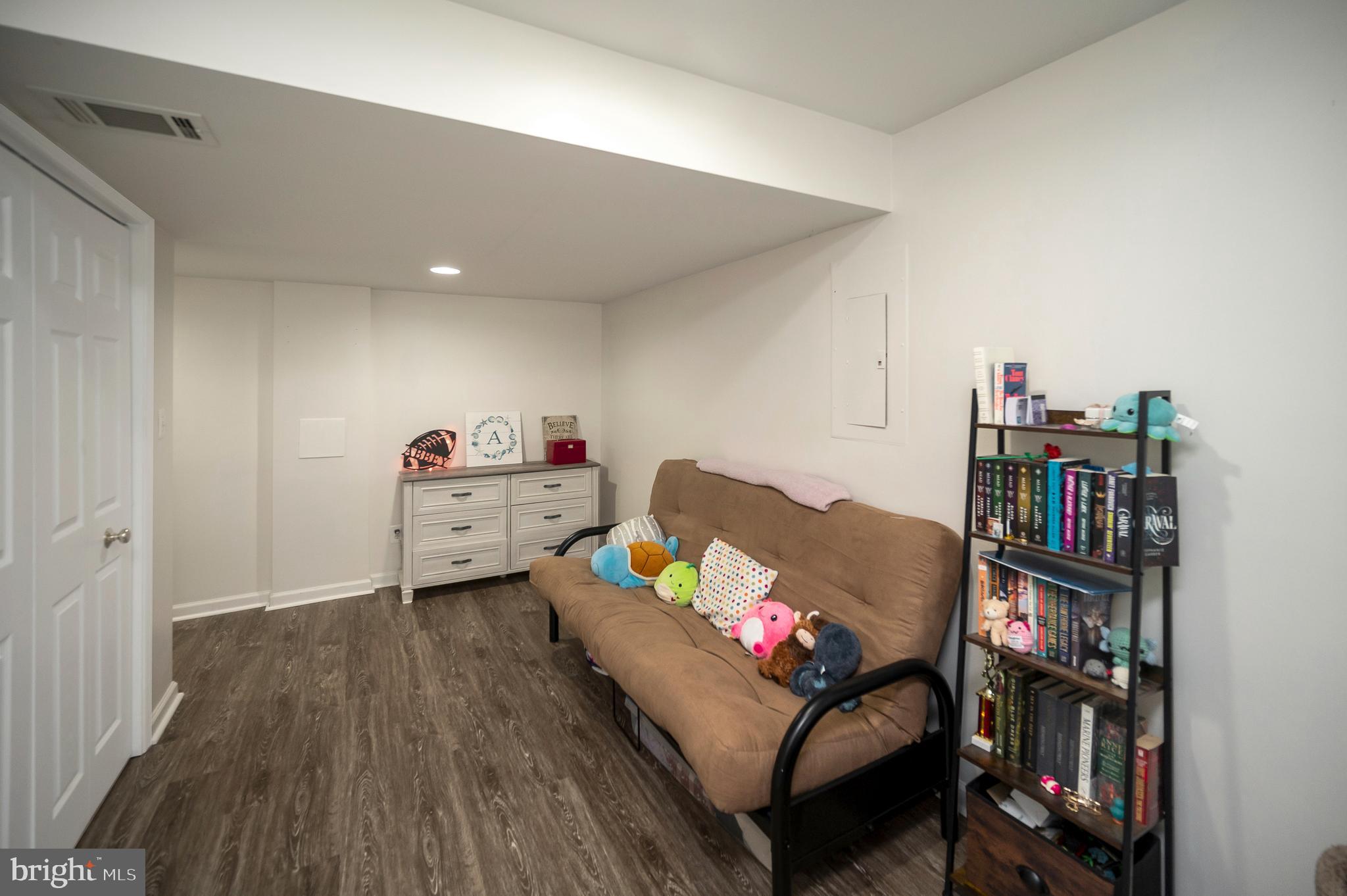 30 AURELIE DRIVE
