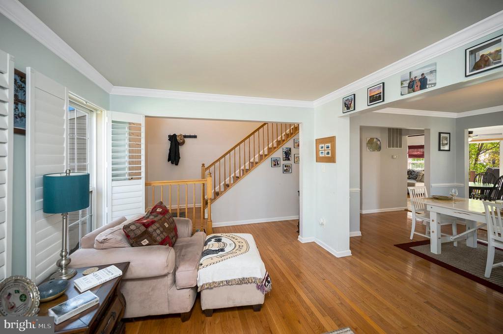 30 AURELIE DRIVE
