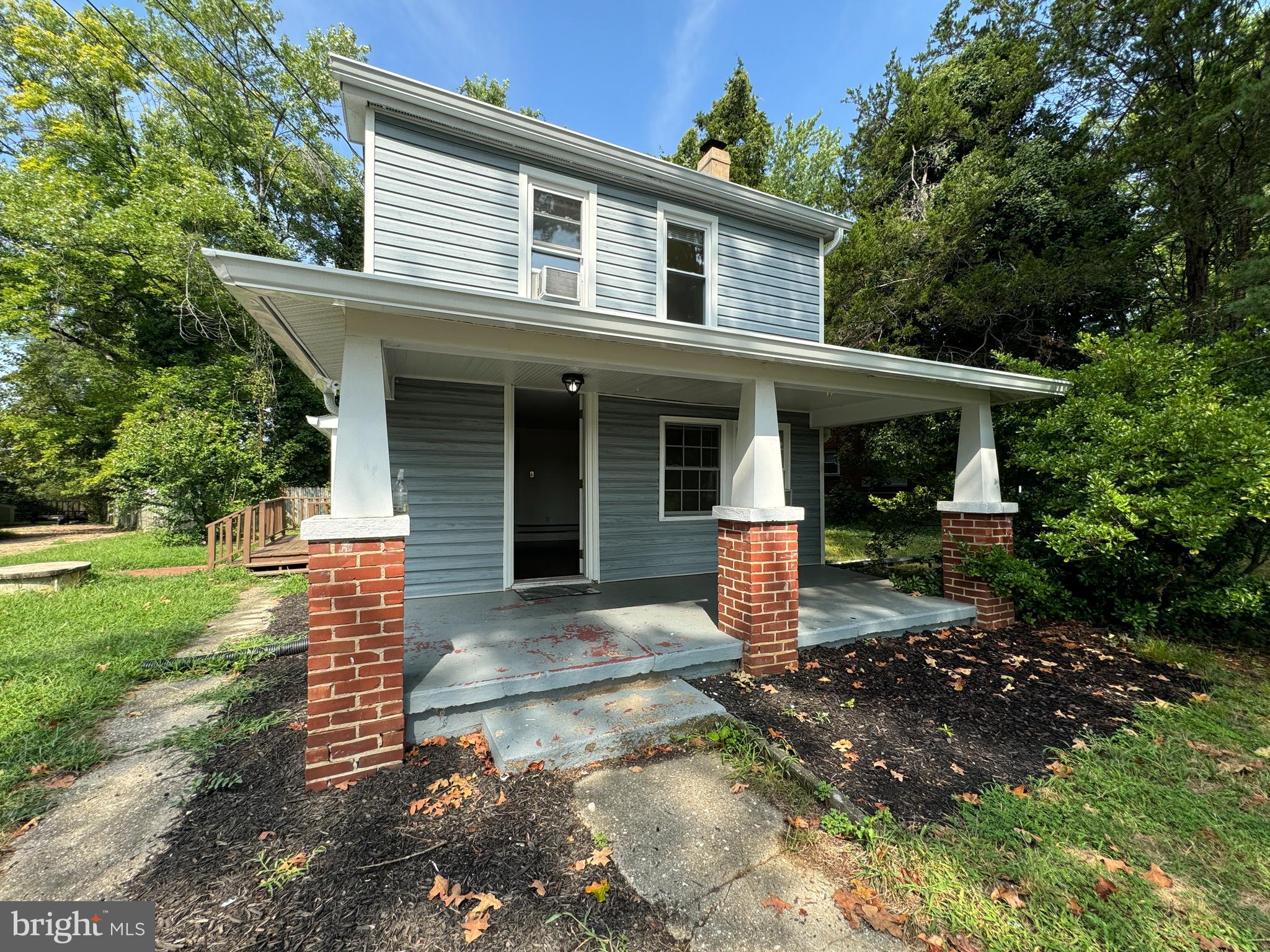 1005 MANNING DRIVE