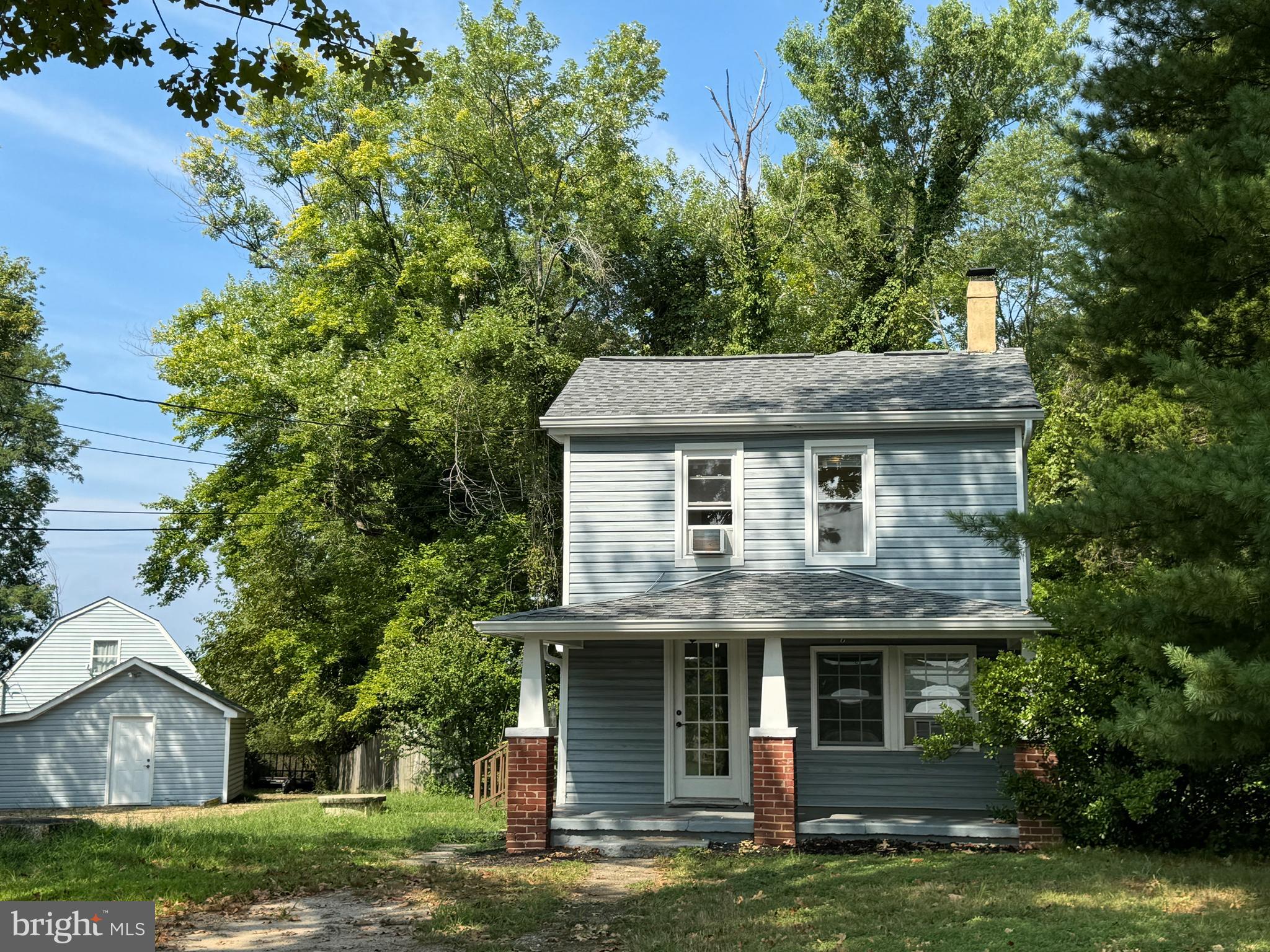 1005 MANNING DRIVE