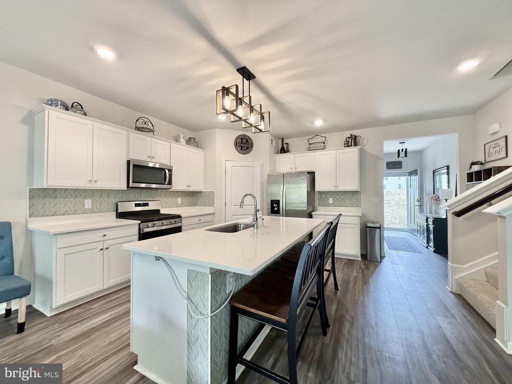 311 ROCK RAYMOND DRIVE