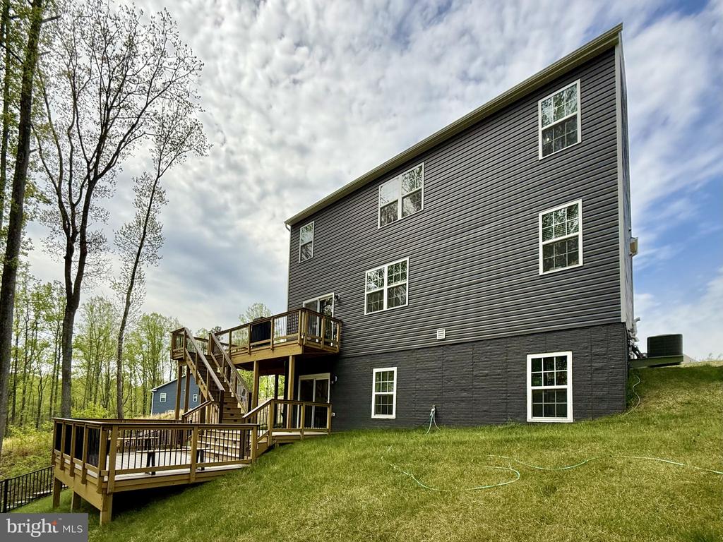 311 ROCK RAYMOND DRIVE