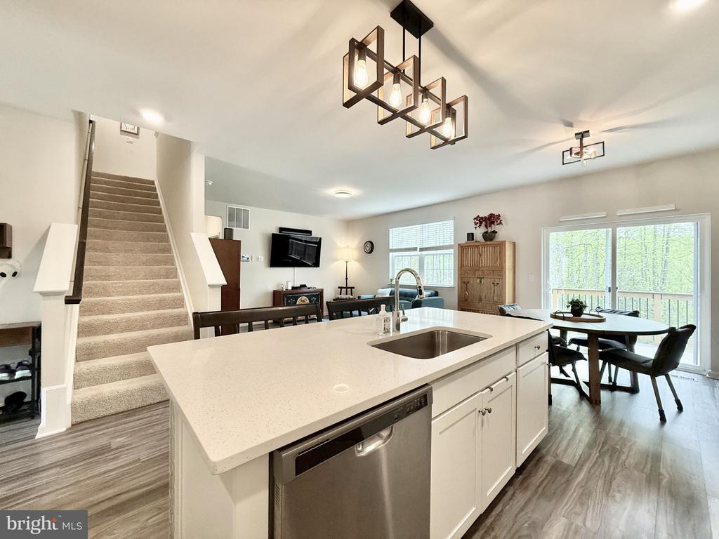 311 ROCK RAYMOND DRIVE