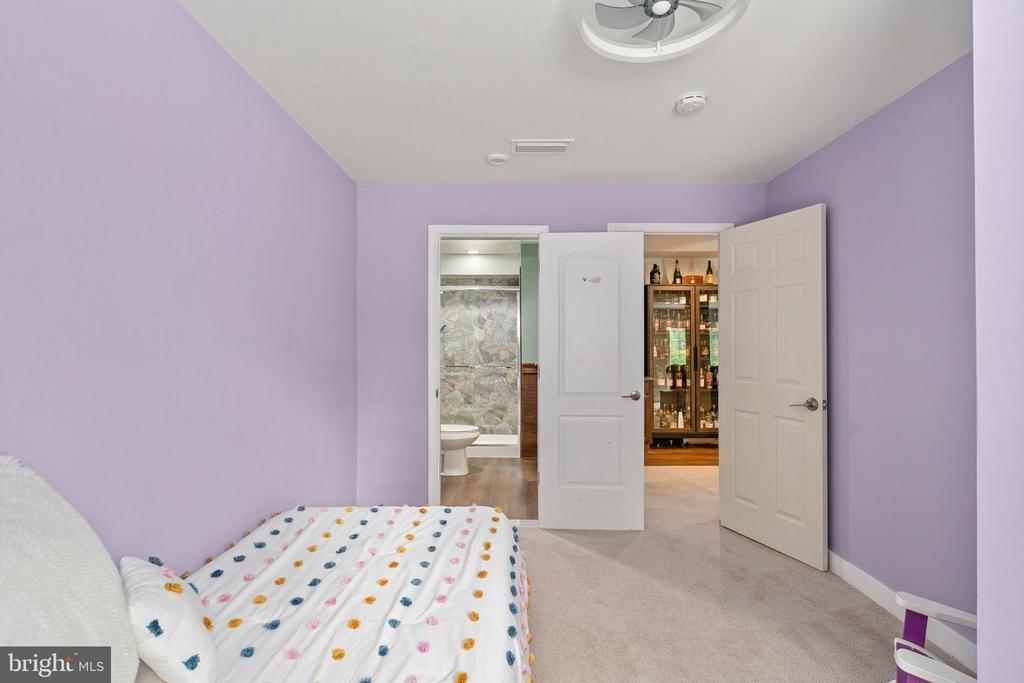 22 GRANVILLE DRIVE