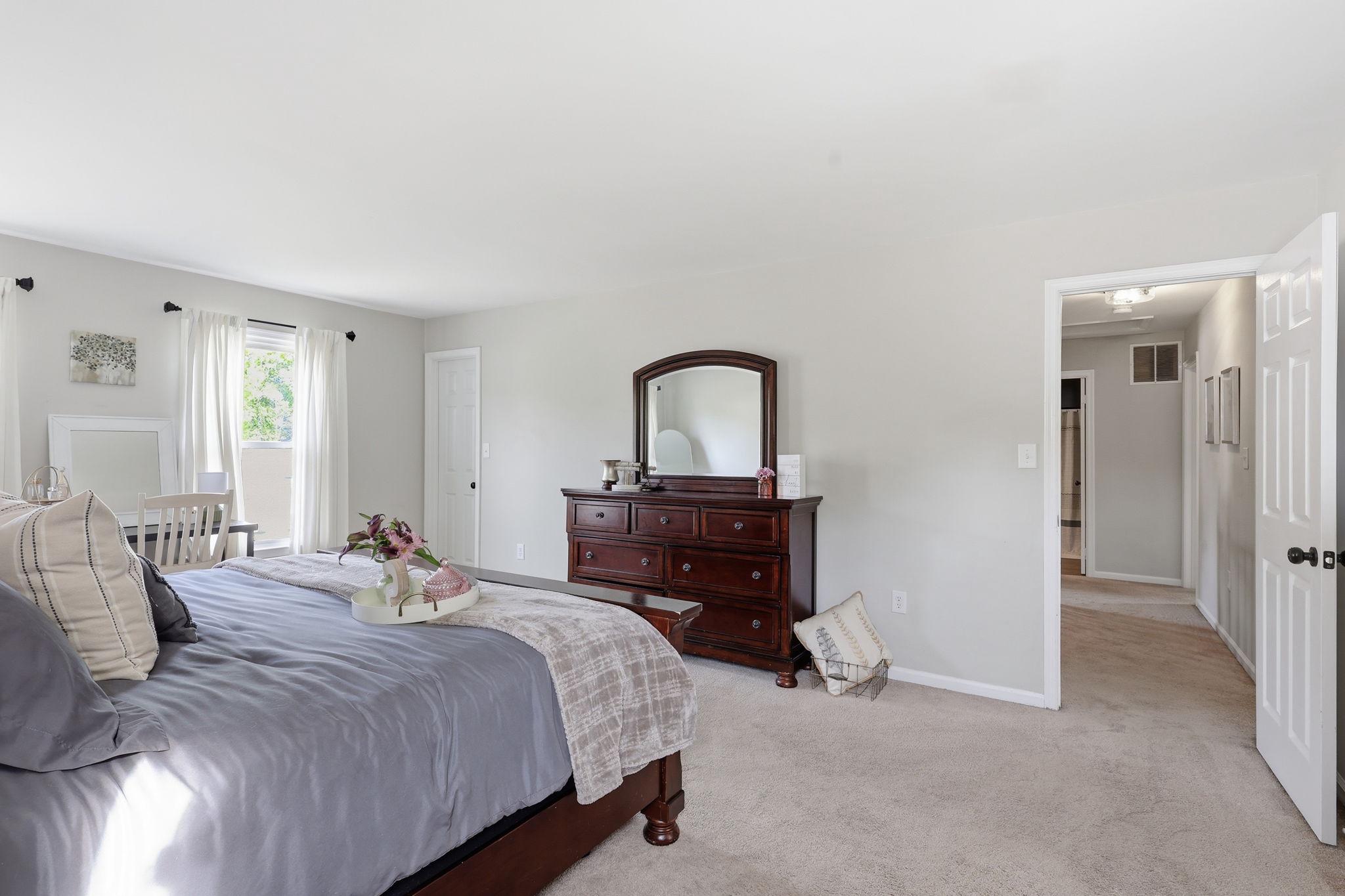 16 SUMMERWOOD DRIVE