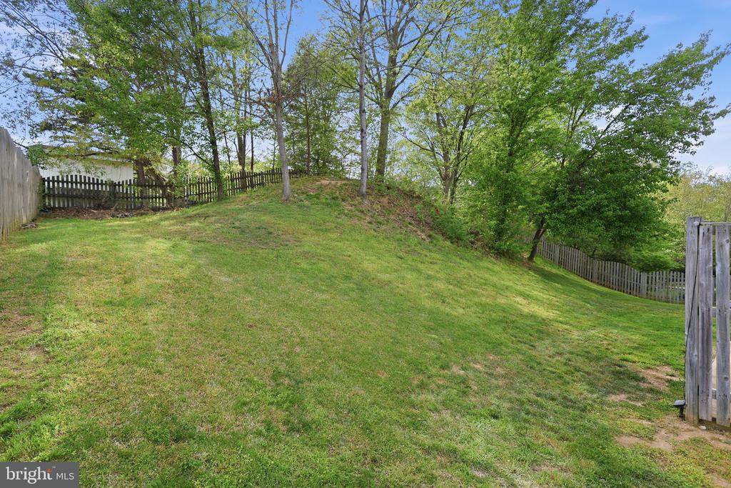 16 SUMMERWOOD DRIVE