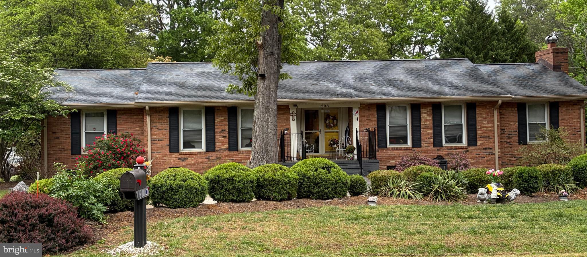 1208 WASHINGTON DRIVE